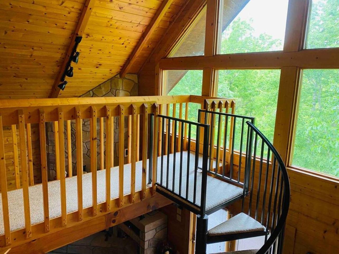 Romantic, Honeymoon Cabin In The Smokies! Гатлинбург Экстерьер фото