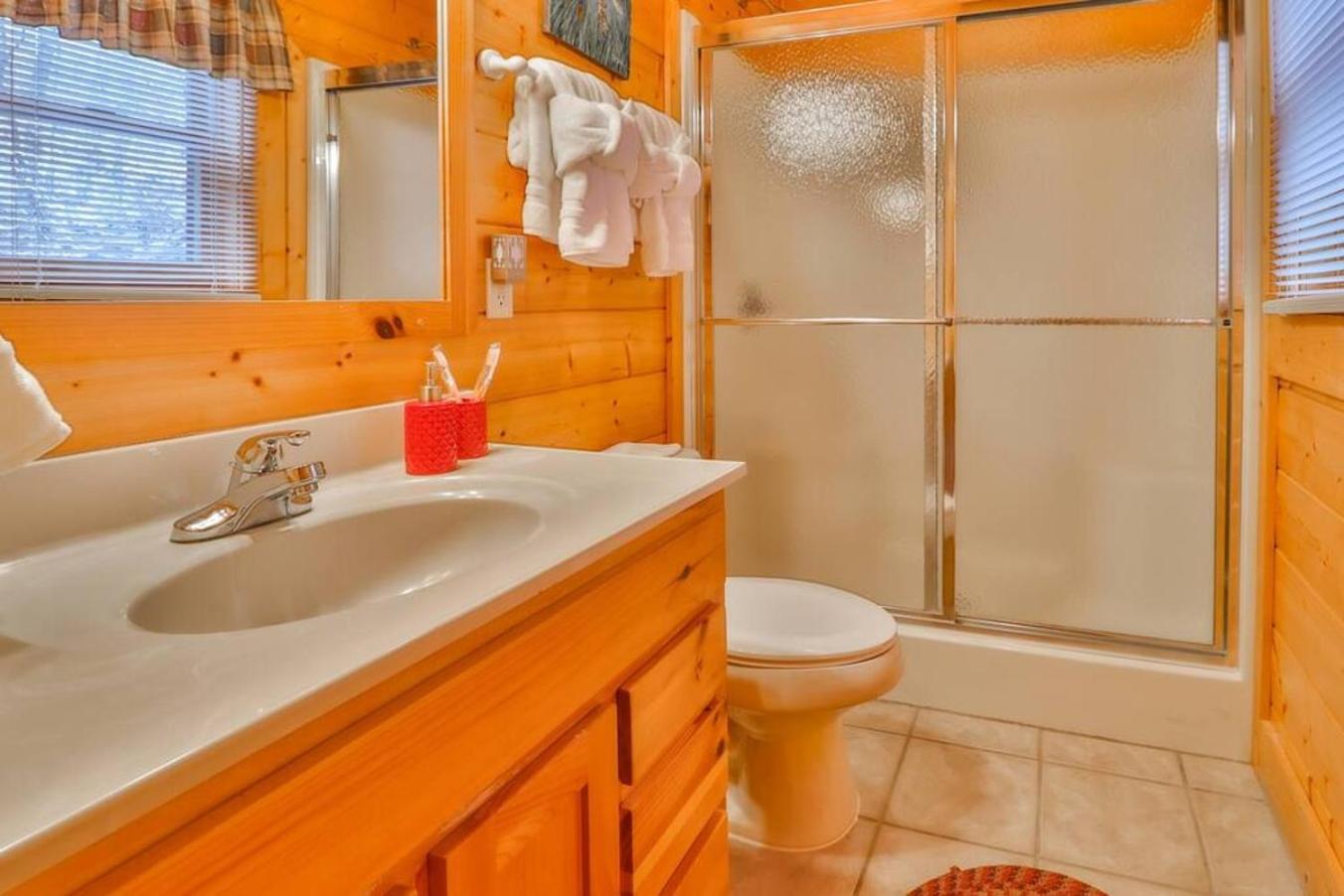 Romantic, Honeymoon Cabin In The Smokies! Гатлинбург Экстерьер фото