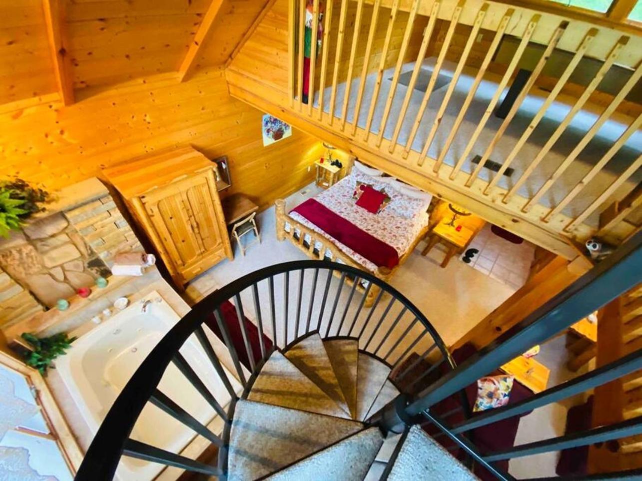 Romantic, Honeymoon Cabin In The Smokies! Гатлинбург Экстерьер фото