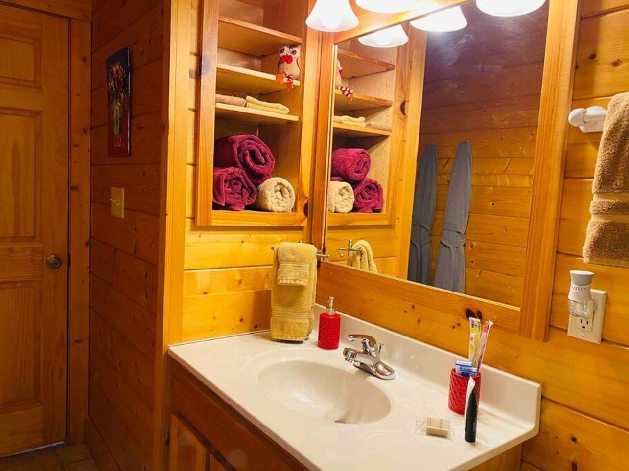 Romantic, Honeymoon Cabin In The Smokies! Гатлинбург Экстерьер фото
