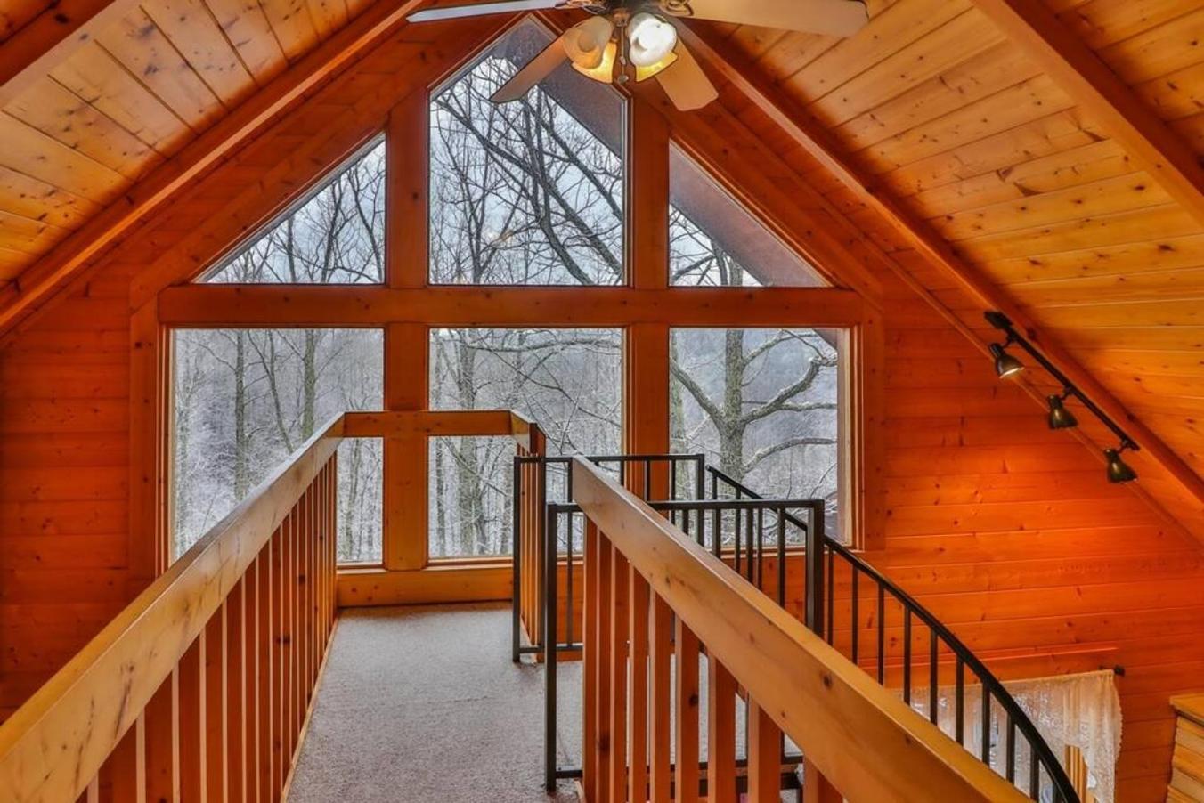 Romantic, Honeymoon Cabin In The Smokies! Гатлинбург Экстерьер фото
