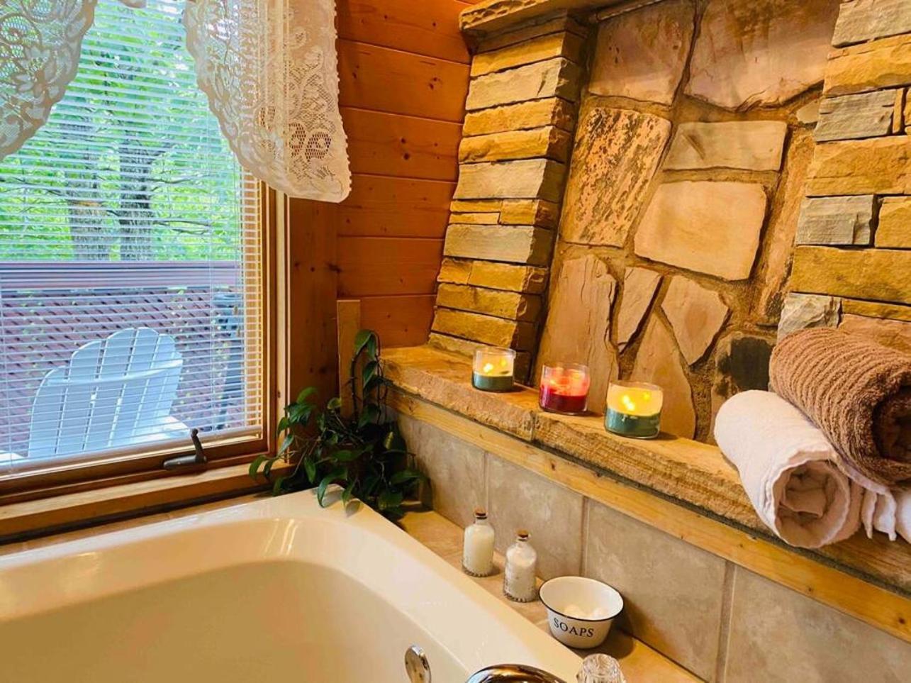 Romantic, Honeymoon Cabin In The Smokies! Гатлинбург Экстерьер фото