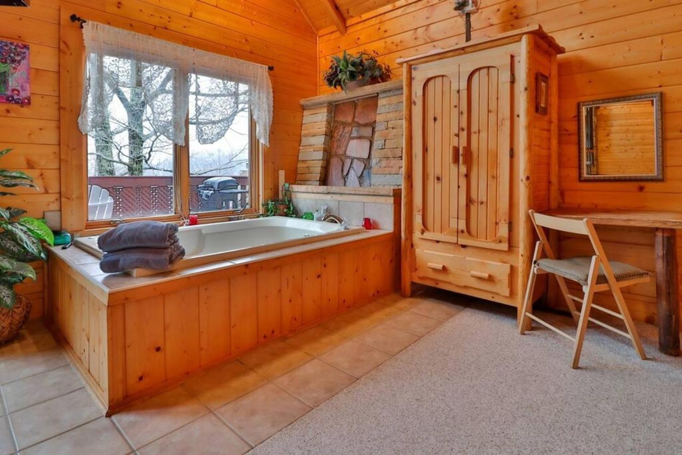Romantic, Honeymoon Cabin In The Smokies! Гатлинбург Экстерьер фото